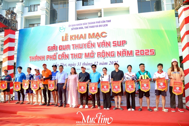 Hàng trăm vận động viên đua thuyền ván SUP tại TP Cần Thơ- Ảnh 3.