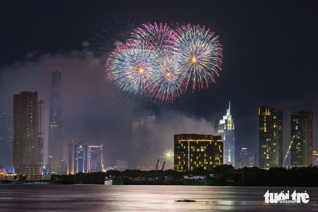 កាំជ្រួចដ៏អស្ចារ្យស្វាគមន៍ឆ្នាំថ្មី ២០២៦ - រូបថតទី ១០។