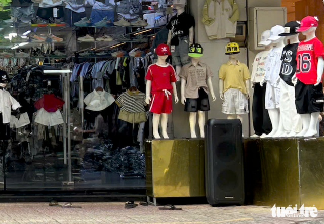 Karaoke noise fades in Ho Chi Minh City - Ảnh 1.