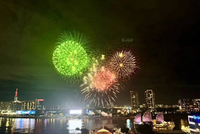 Details on fireworks displays across Vietnam to ring in New Year- Ảnh 1. Details on fireworks displays across Vietnam to ring in New Year- Ảnh 1.