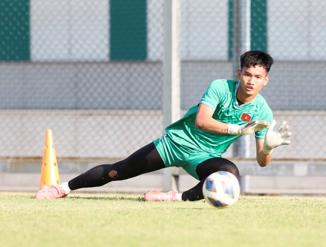 Thủ môn Phạm Đình Hải được triệu tập vào danh sách dự U23 châu Á 2026 - Ảnh 1.