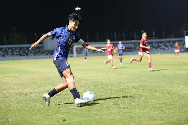 Tuyển nữ Thái Lan thắng Indonesia 8-0 tại SEA Games 33- Ảnh 1.