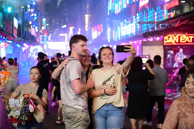 What does Ho Chi Minh City need to join the lifestyle economy race?- Ảnh 1.