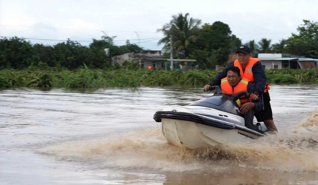 Severe flooding inundates 3,300 homes, leaves 1 dead in Vietnam's Lam Dong- Ảnh 1.