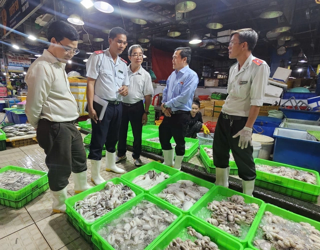 Nearly 98% of food samples from 6 localities meet safety standards for Ho Chi Minh City - Ảnh 1. Nearly 98% of food samples from 6 localities meet safety standards for Ho Chi Minh City - Ảnh 1.