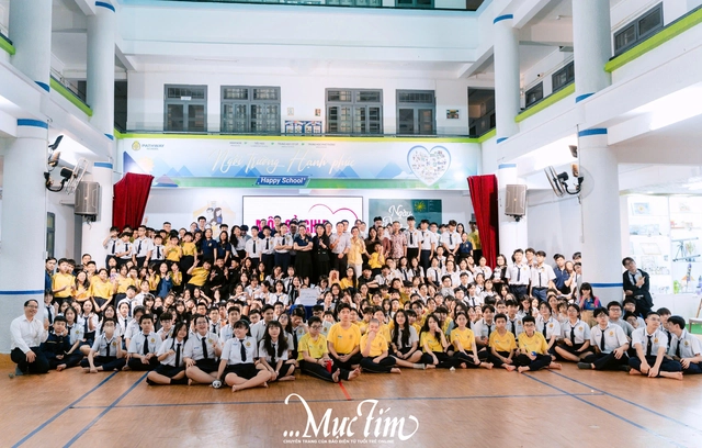 Học trò Pathway School gửi "một chia sẻ vạn yêu thương” đến bạn bè miền Trung- Ảnh 1. Học trò Pathway School gửi "một chia sẻ vạn yêu thương” đến bạn bè miền Trung- Ảnh 1.