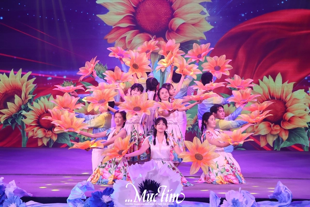 'Giới hạn là bầu trời': Chương trình nghệ thuật tôn vinh tài năng của thanh thiếu nhi khuyết tật- Ảnh 1. 'Giới hạn là bầu trời': Chương trình nghệ thuật tôn vinh tài năng của thanh thiếu nhi khuyết tật- Ảnh 1.