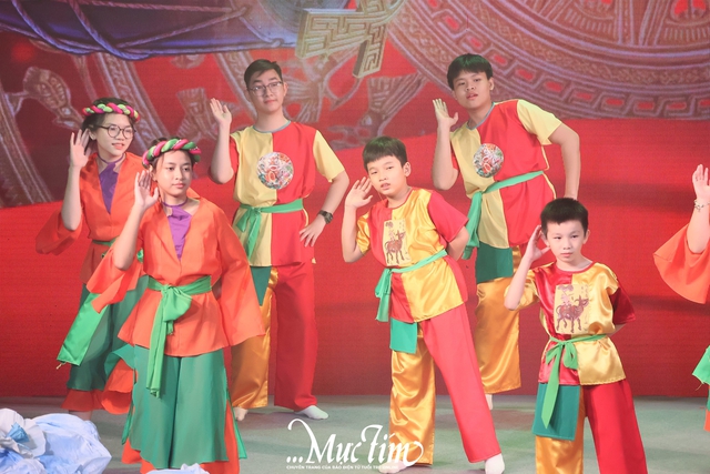 'Giới hạn là bầu trời': Chương trình nghệ thuật tôn vinh tài năng của thanh thiếu nhi khuyết tật- Ảnh 5. 'Giới hạn là bầu trời': Chương trình nghệ thuật tôn vinh tài năng của thanh thiếu nhi khuyết tật- Ảnh 5.