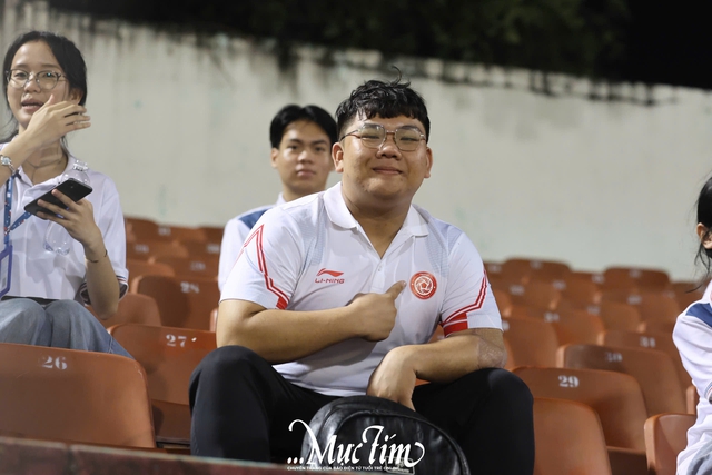 HLV Park Hang Seo 'tái xuất' sân cỏ, cùng dàn tuyển thủ Việt Nam lan tỏa yêu thương- Ảnh 10.