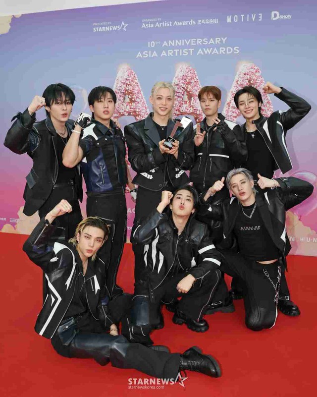 Stray Kids và IU dẫn đầu tại AAA 2025, Park Bo Gum thắng hai giải cặp đôi- Ảnh 1. Stray Kids và IU dẫn đầu tại AAA 2025, Park Bo Gum thắng hai giải cặp đôi- Ảnh 1.