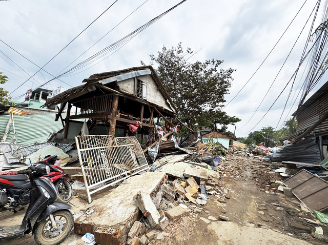 Historic flood leaves residents in Vietnam’s Dak Lak in nightmare
- Ảnh 2. Historic flood leaves residents in Vietnam’s Dak Lak in nightmare
- Ảnh 2.