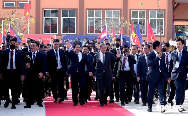 Vietnam, Cambodia PMs inaugurate Tan Nam–Meun Chey pair of int'l border crossings- Ảnh 2. Vietnam, Cambodia PMs inaugurate Tan Nam–Meun Chey pair of int'l border crossings- Ảnh 2.