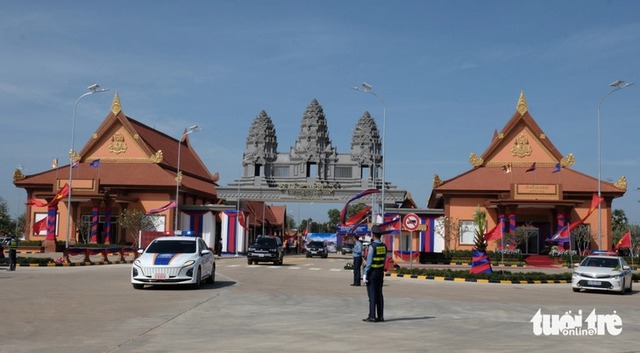 Vietnam, Cambodia PMs inaugurate Tan Nam–Meun Chey pair of int'l border crossings- Ảnh 1. Vietnam, Cambodia PMs inaugurate Tan Nam–Meun Chey pair of int'l border crossings- Ảnh 1.