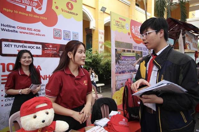 Khám phá gian tư vấn Trường cao đẳng Bách khoa Sài Gòn tại Ngày hội Tự tin vào lớp 10- Ảnh 1.
