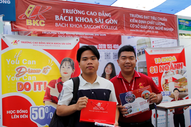 Khám phá gian tư vấn Trường cao đẳng Bách khoa Sài Gòn tại Ngày hội Tự tin vào lớp 10- Ảnh 5.
