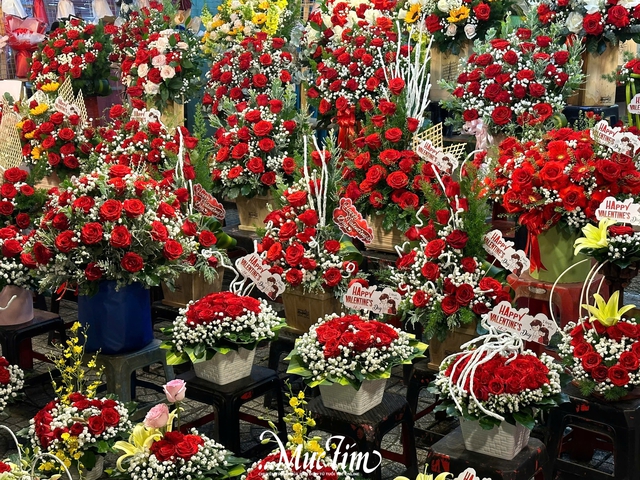 Thị trường quà tặng Valentine 2025: Labubu, Baby Three chiếm sóng- Ảnh 2.