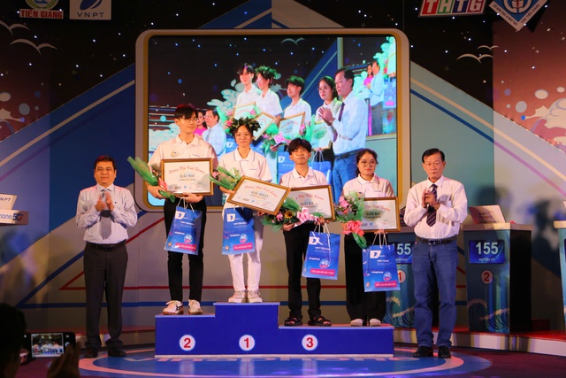 Nữ sinh Trường THPT Phan Việt Thống chiến thắng Đường đến vinh quang tuần đầu tiên tháng thứ 4- Ảnh 1.