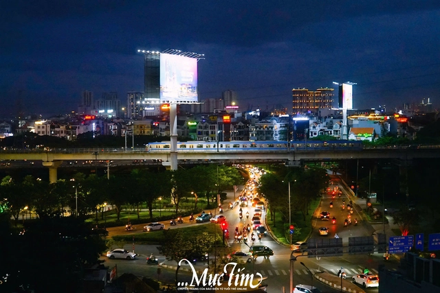 Lên lịch khám phá các quán cà phê ngắm metro tại TP.HCM- Ảnh 8.