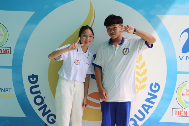 Nữ sinh Trường THPT Phan Việt Thống chiến thắng Đường đến vinh quang tuần đầu tiên tháng thứ 4- Ảnh 4.