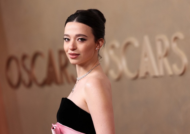 Nhìn lại sự nghiệp tuổi trẻ tài cao của Nữ chính xuất sắc nhất Oscar 2025- Ảnh 1.