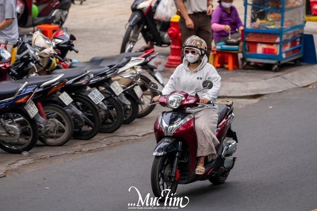 Khi nào mưa trái mùa trở lại Nam Bộ và TP.HCM?- Ảnh 1.