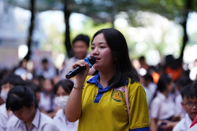 Ngày hội Tự tin vào lớp 10: chuyên gia giải đáp thắc mắc về kỳ thi tuyển sinh - Ảnh 1.