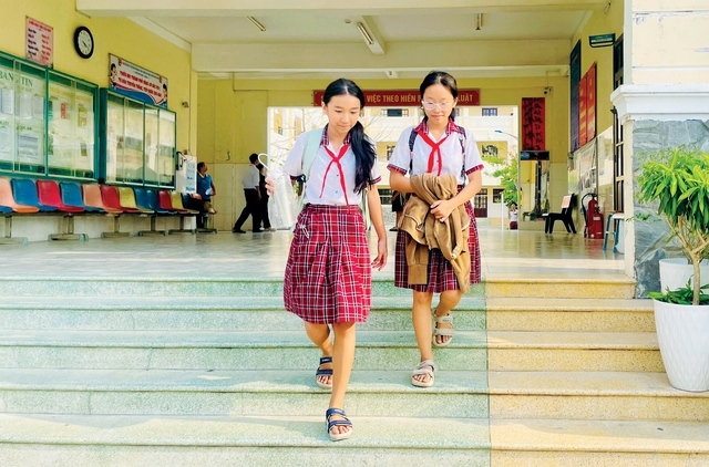 Chòng chành sóng nước Thạnh An - Bài 3: Vượt sóng đến trường- Ảnh 2.