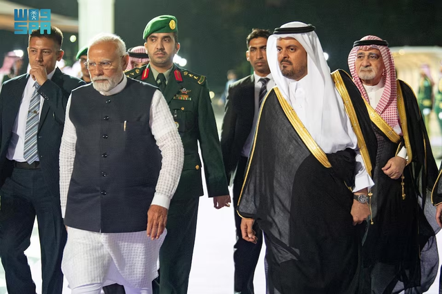 India downgrades ties with Pakistan after attack on Kashmir tourists kills 26 - Ảnh 2.