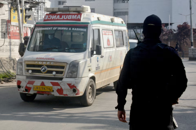 India downgrades ties with Pakistan after attack on Kashmir tourists kills 26 - Ảnh 5.