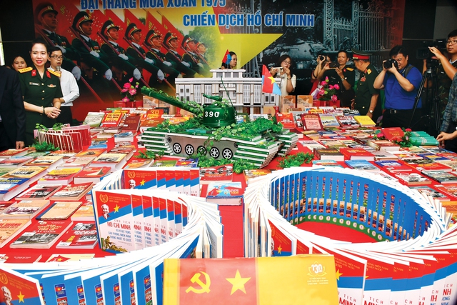 Hòa bình là điều thiêng liêng cao cả nhất - Ảnh 2.