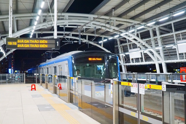 Metro số 1 miễn phí vé 2 ngày 30-4 và 1-5- Ảnh 1.