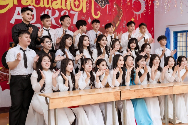 Mùa hạ của chúng ta - Ảnh 6.