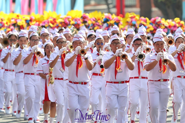 Khối thiếu nhi, thanh niên diễu hành đầy cảm xúc mừng đại lễ 30-4- Ảnh 3.