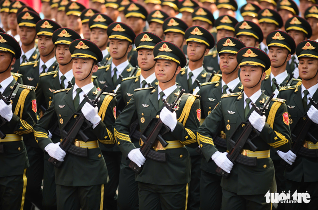 Foreign military units join Vietnam’s Reunification Day parade - Ảnh 1.