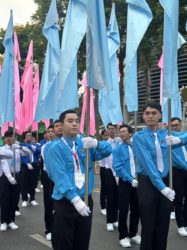 Khối thiếu nhi, thanh niên diễu hành đầy cảm xúc mừng đại lễ 30-4- Ảnh 4.