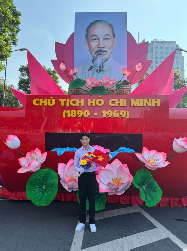 Sinh viên Trường đại học Tôn Đức Thắng tự hào tham gia lễ diễu binh, diễu hành 30-4- Ảnh 4.