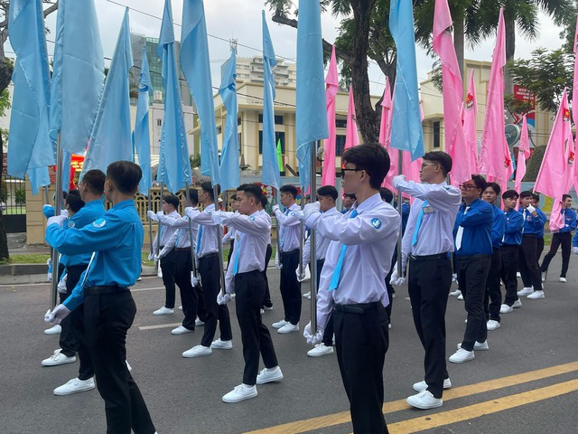 Sinh viên Trường đại học Tôn Đức Thắng tự hào tham gia lễ diễu binh, diễu hành 30-4- Ảnh 5.