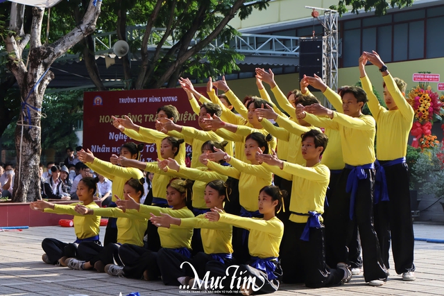 Tiếng trống Mê Linh vang lên tại Trường THPT Hùng Vương trong ngày Giỗ Tổ- Ảnh 9.