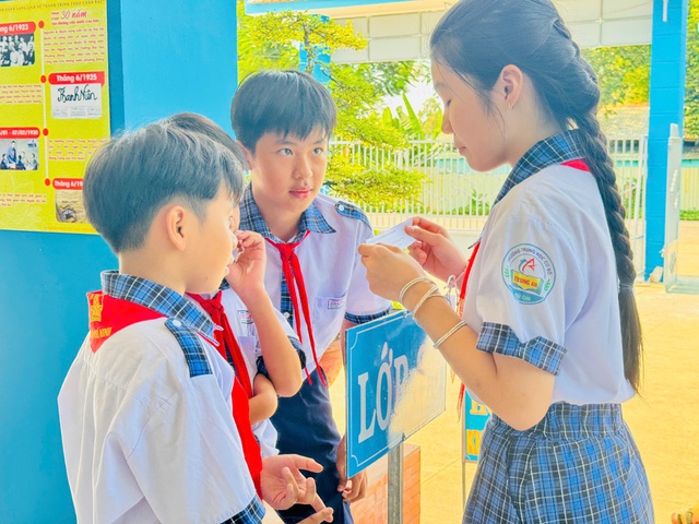 Trường THCS Trung An vượt trạm tại Hành trình theo chân Bác - Ảnh 1.