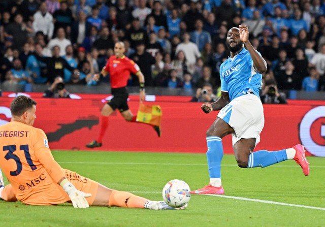 Napoli’s title hopes shaken by late Genoa equaliser as Inter close in - Ảnh 5. Napoli’s title hopes shaken by late Genoa equaliser as Inter close in - Ảnh 5.