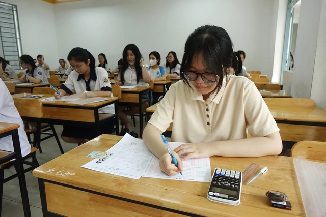 Đề toán trắc nghiệm dạng mới ôn và làm bài thế nào? - Ảnh 1.