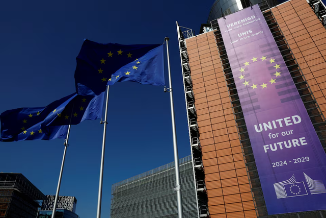 EU riles nuclear industry with delay to 'low-carbon' hydrogen rules - Ảnh 1.