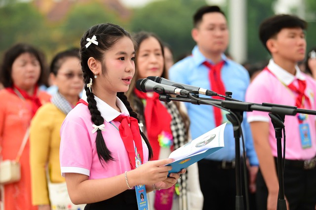 500 đại biểu Cháu ngoan Bác Hồ khám phá thủ đô Hà Nội - Ảnh 1.