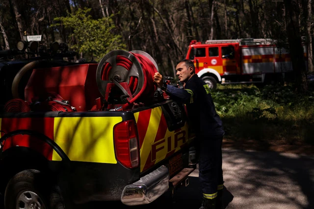 The volunteer firefighters warding off Greece's blazes - Ảnh 2. The volunteer firefighters warding off Greece's blazes - Ảnh 2.