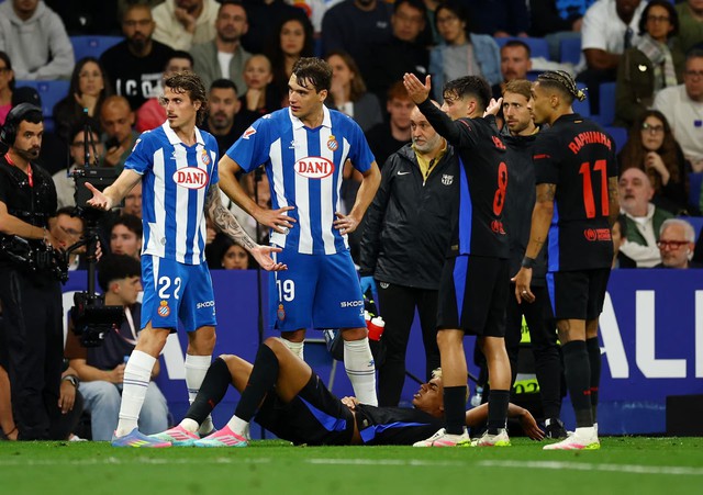 Barcelona claim 28th LaLiga title after 2-0 win at Espanyol- Ảnh 3. Barcelona claim 28th LaLiga title after 2-0 win at Espanyol- Ảnh 3.