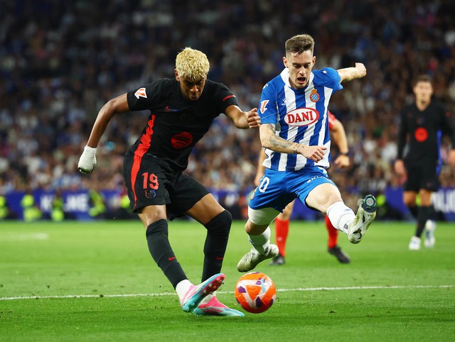 Barcelona claim 28th LaLiga title after 2-0 win at Espanyol- Ảnh 2. Barcelona claim 28th LaLiga title after 2-0 win at Espanyol- Ảnh 2.