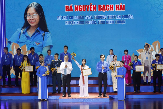 Làm quen cô bạn học sinh người Chăm là gương mặt tiêu biểu tại Đại hội Thanh niên tiên tiến 2025- Ảnh 6.