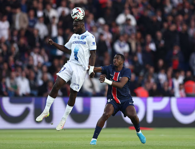 PSG beat Auxerre, St Etienne relegated on final day of Ligue 1 - Ảnh 1.