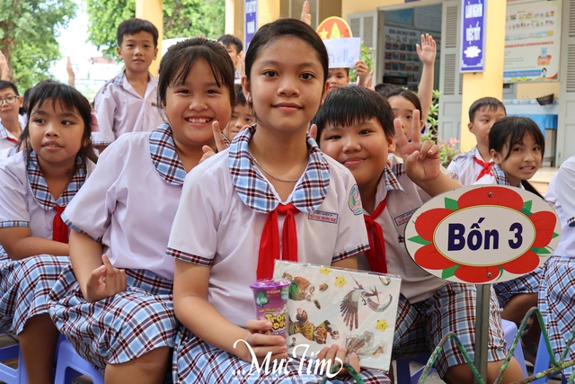 Học sinh Trường tiểu học Nguyễn Hữu Trí sôi nổi nhận diện 4 nhóm chất dinh dưỡng cần thiết - Ảnh 17.