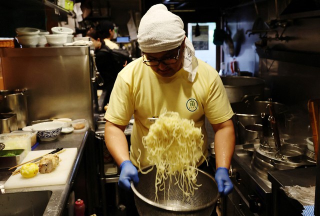 Japan's Yoshinoya bets big on ramen noodles for next phase of expansion - Ảnh 1. Japan's Yoshinoya bets big on ramen noodles for next phase of expansion - Ảnh 1.